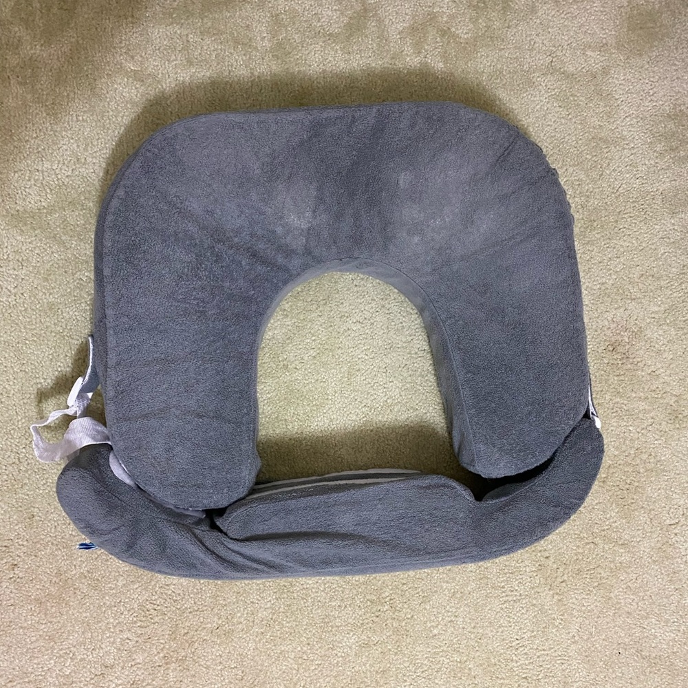 MyBreastFriend Twin Nursing Pillow w/ extra cover